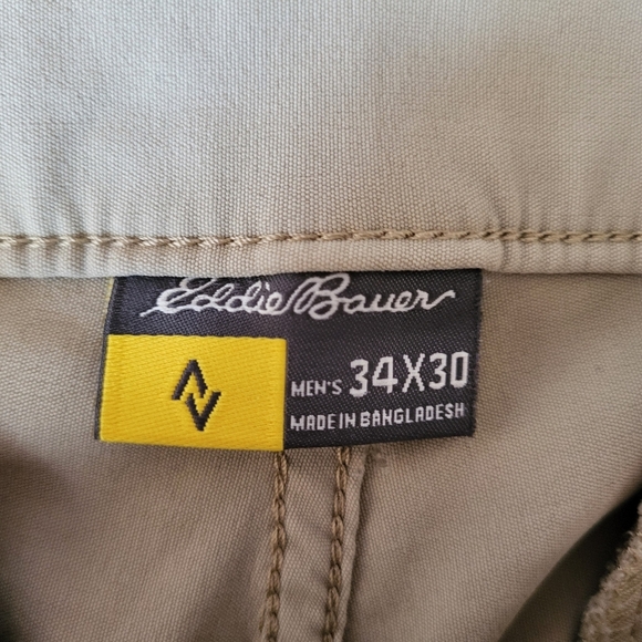 Eddie Bauer Men's Light Khaki Chinos - Picture 5 of 8